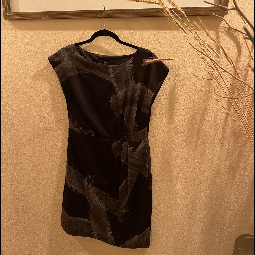 Mossimo Black Dress with Abstract Print Sz 6